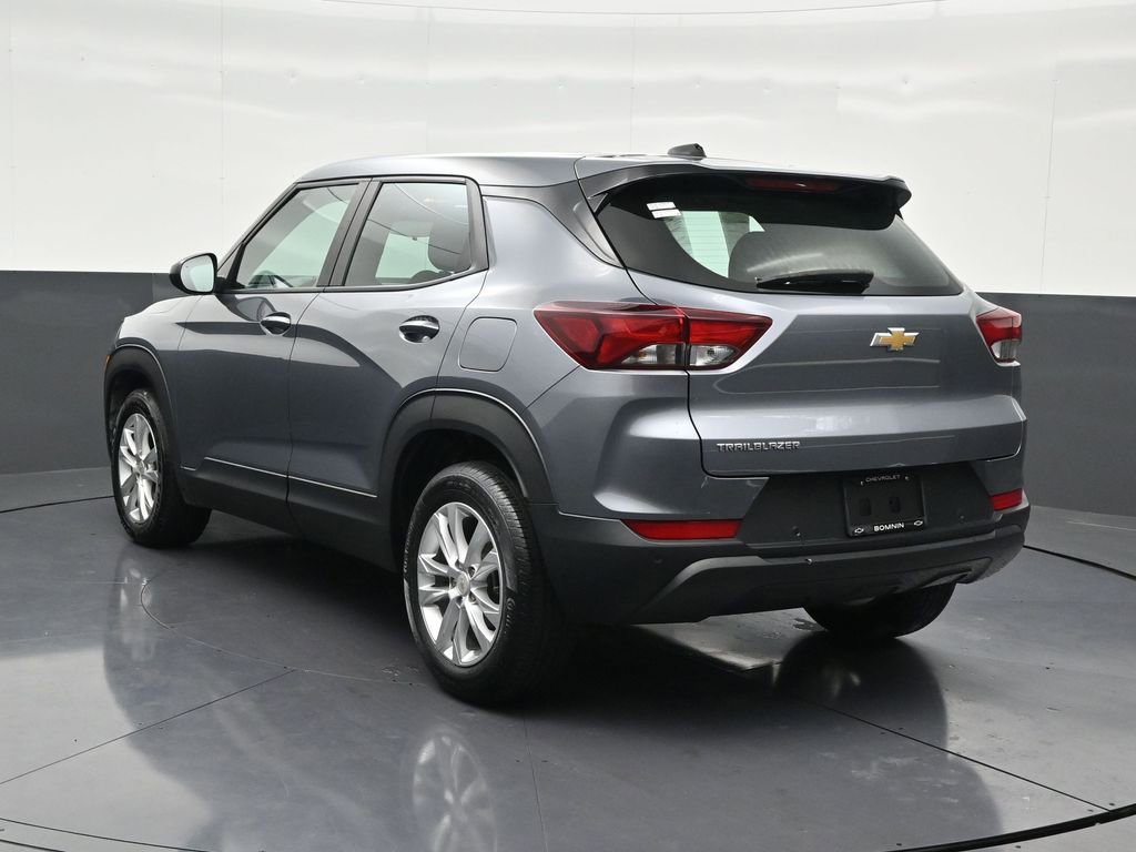 Used 2022 Chevrolet TrailBlazer LS FWD image 3
