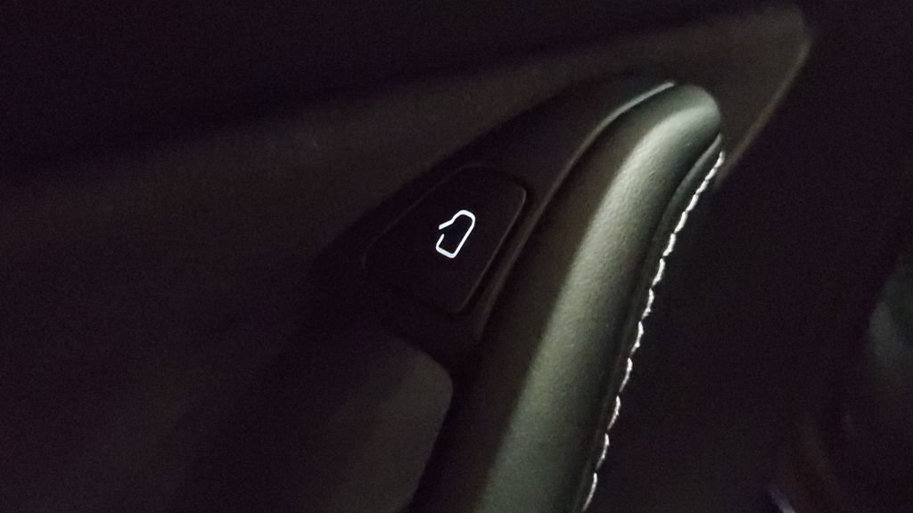 Used 2023 Tesla Model Y Long Range AWD/4WD image 23