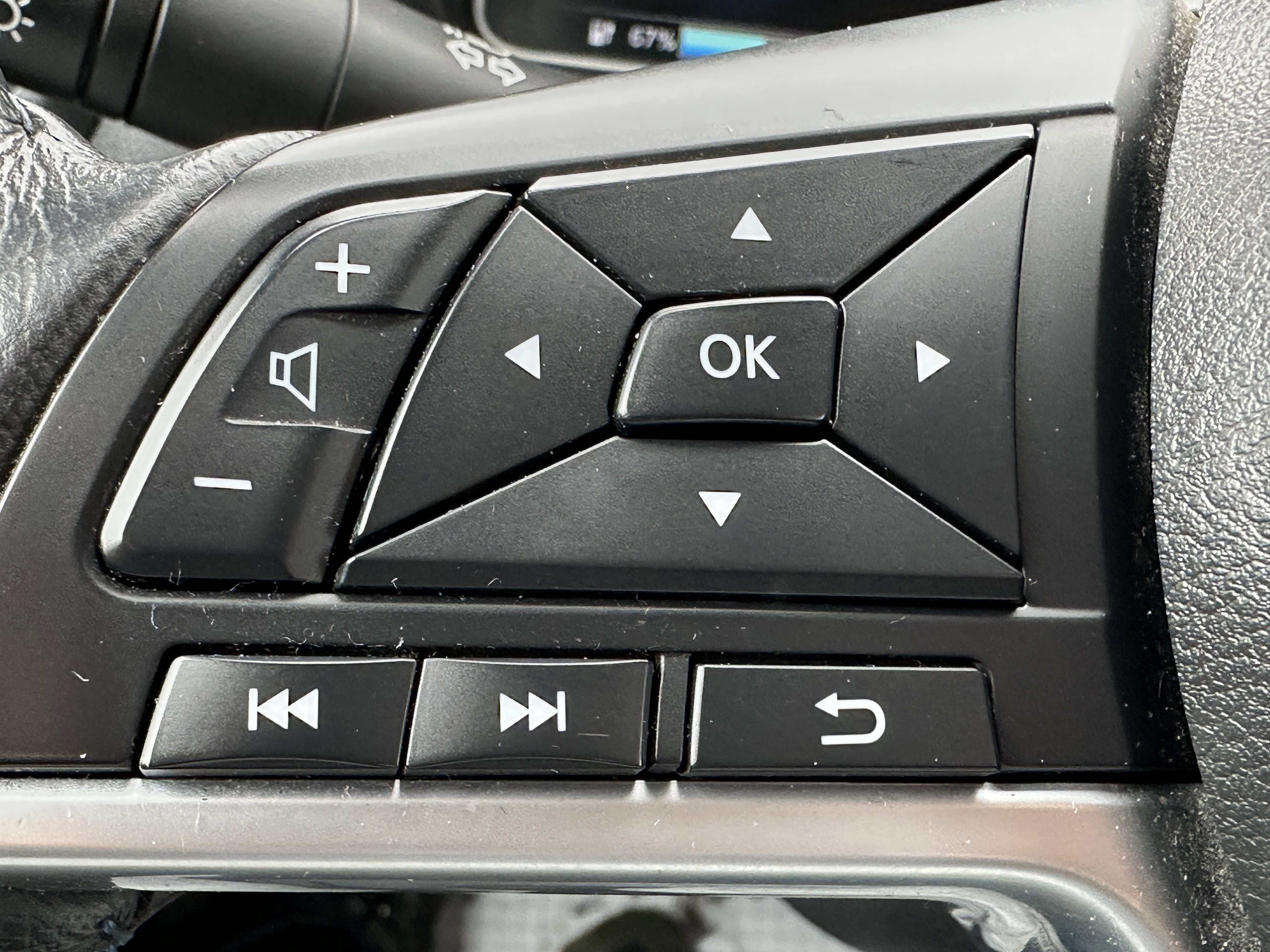 Used 2022 Nissan Leaf SV Plus image 23