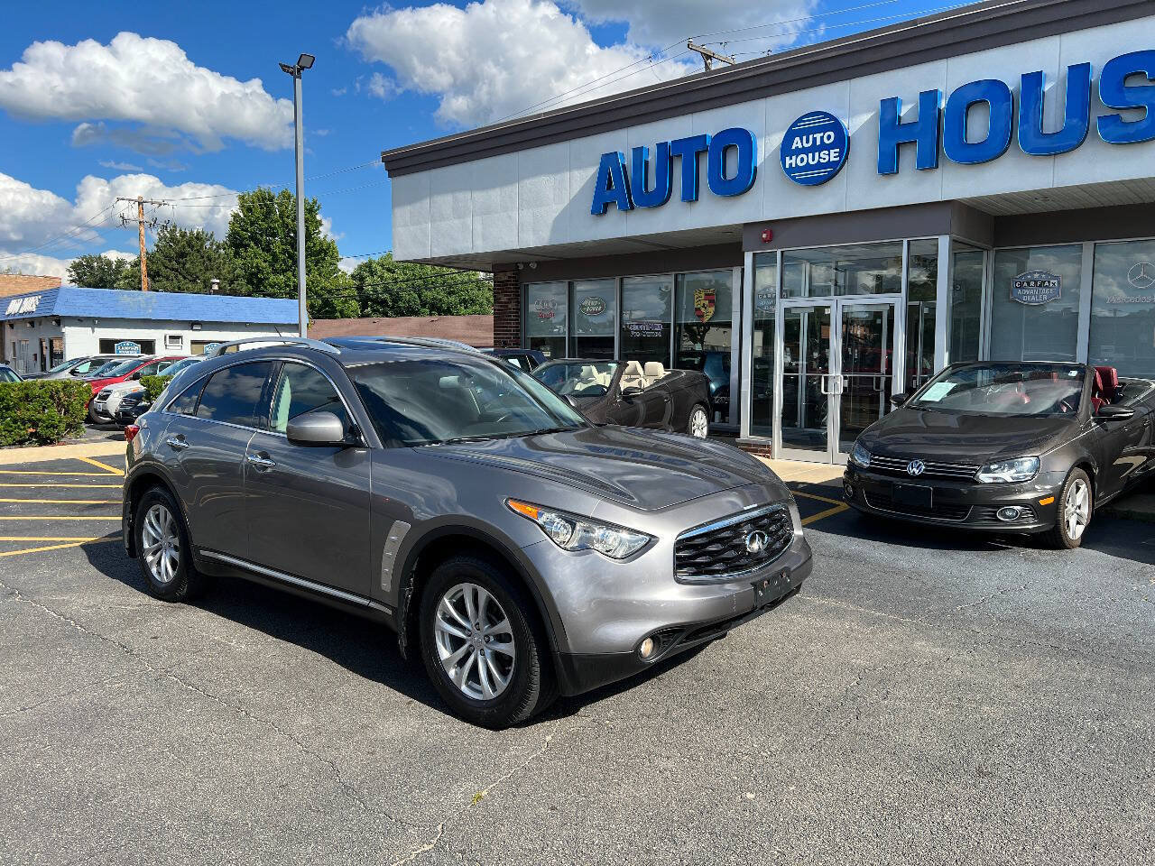 Used 2010 INFINITI FX35 AWD w/ Premium Pkg image 3