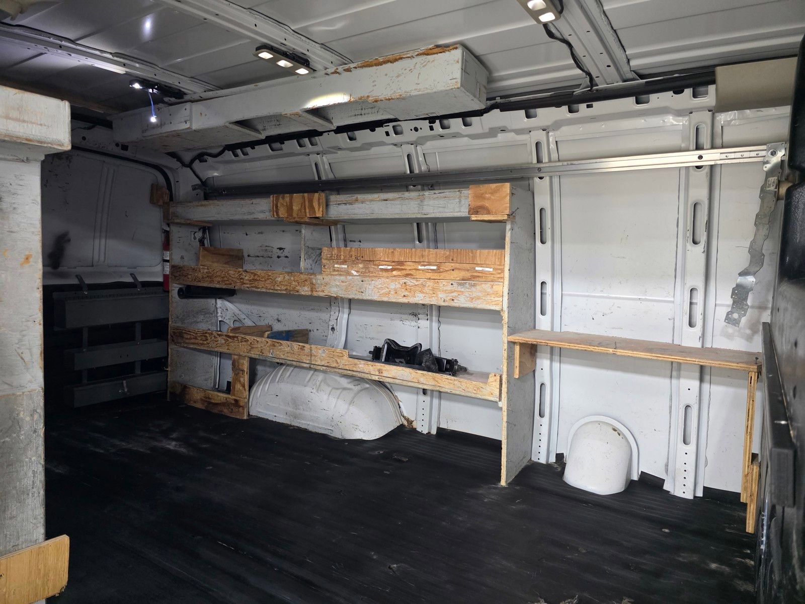 Used 2021 Chevrolet Express 2500 w/ Driver Convenience Package image 18