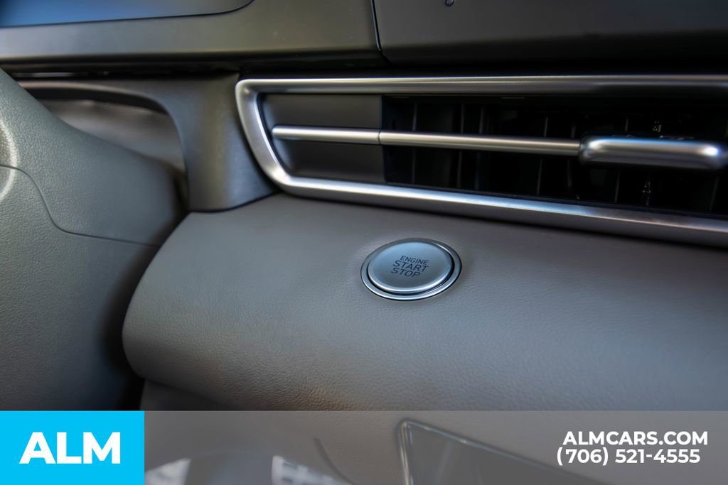 Certified 2025 Hyundai Elantra Sport image 13
