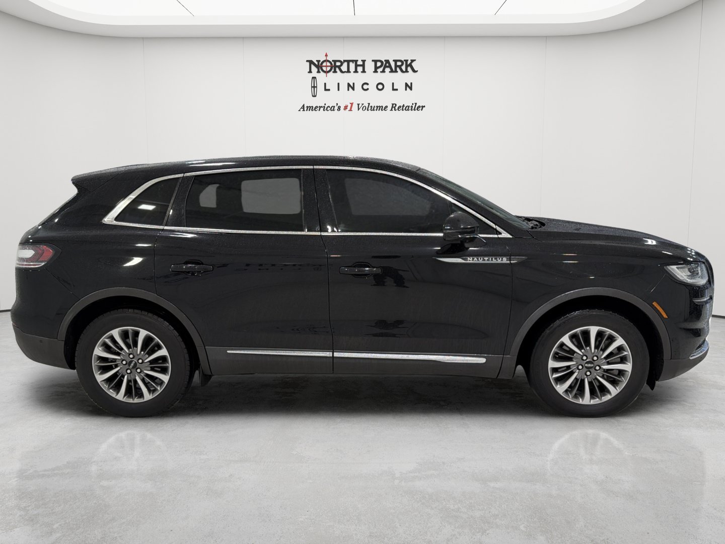 Used 2022 Lincoln Nautilus Reserve FWD image 6