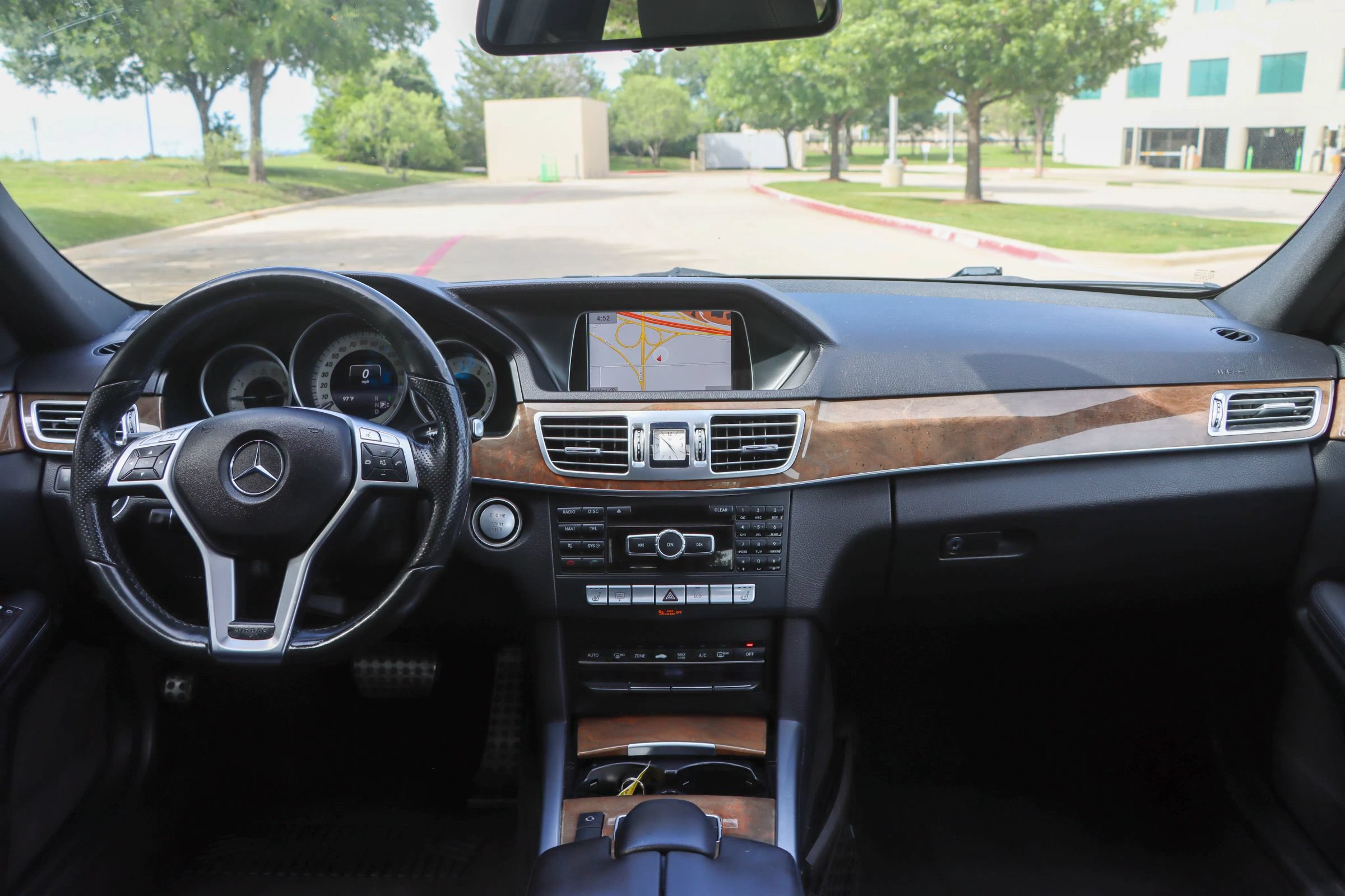 Used 2015 Mercedes-Benz E 350 4MATIC Sedan w/ Premium 1 Package image 26