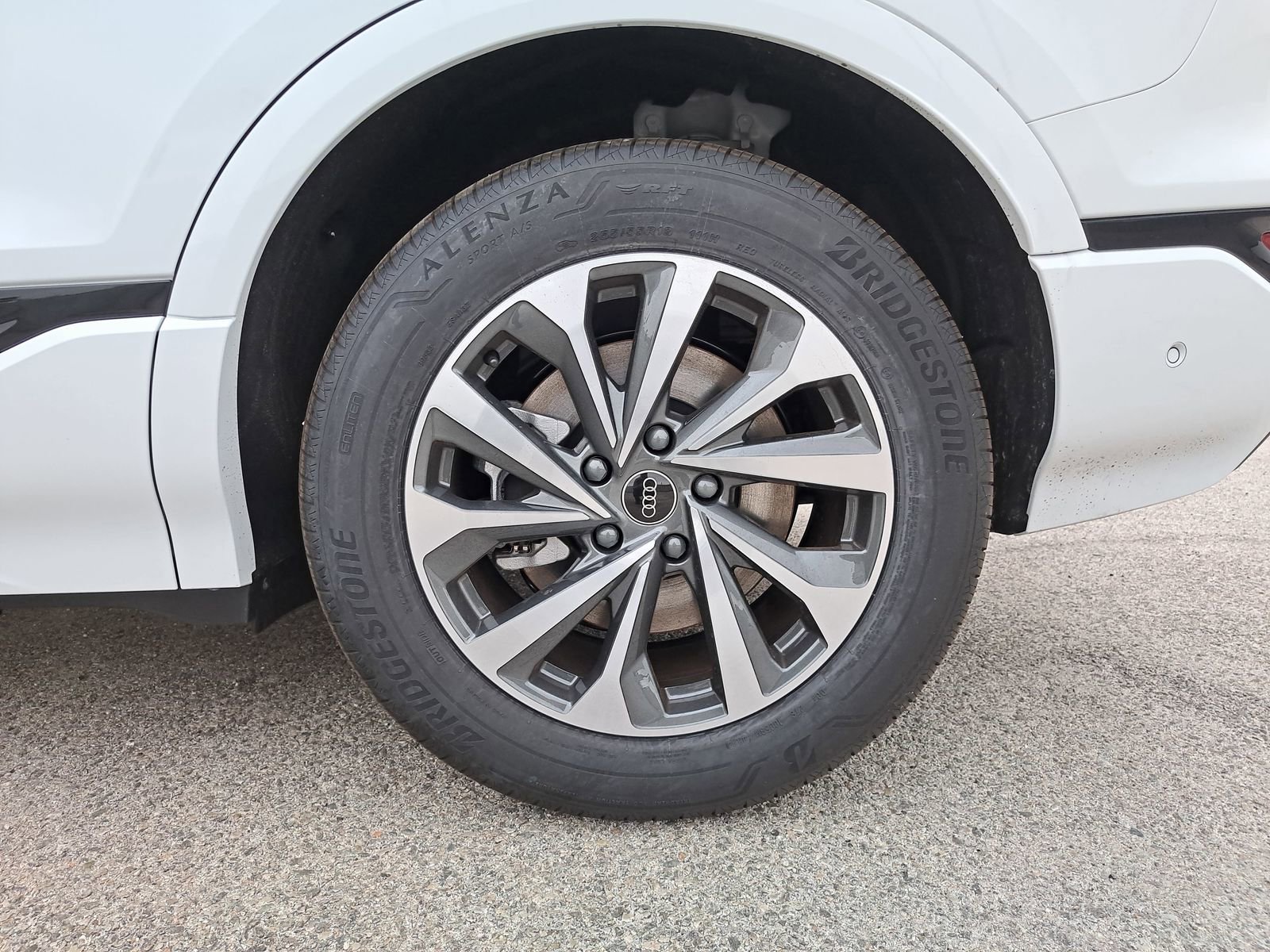 New 2025 Audi Q6 e-tron Premium Plus AWD/4WD image 38