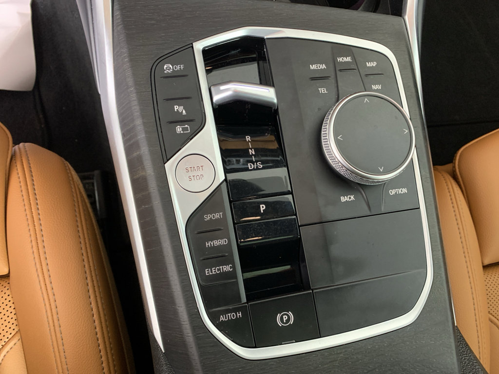 Used 2023 BMW 330e xDrive w/ Driving Assistance Package image 18