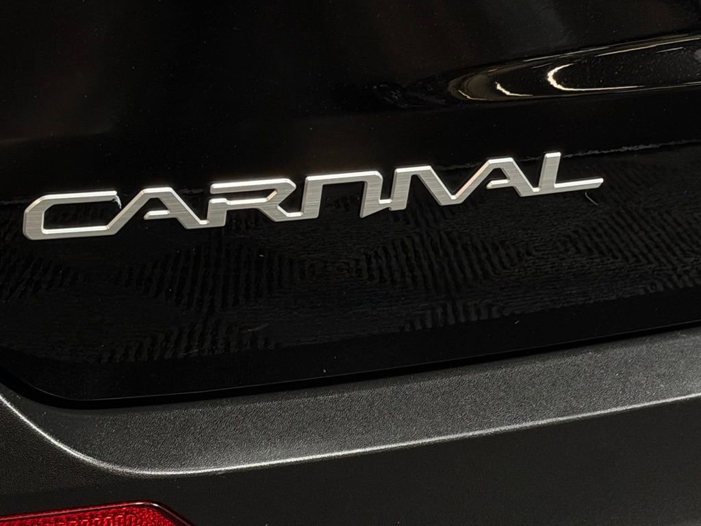 Used 2025 Kia Carnival image 10