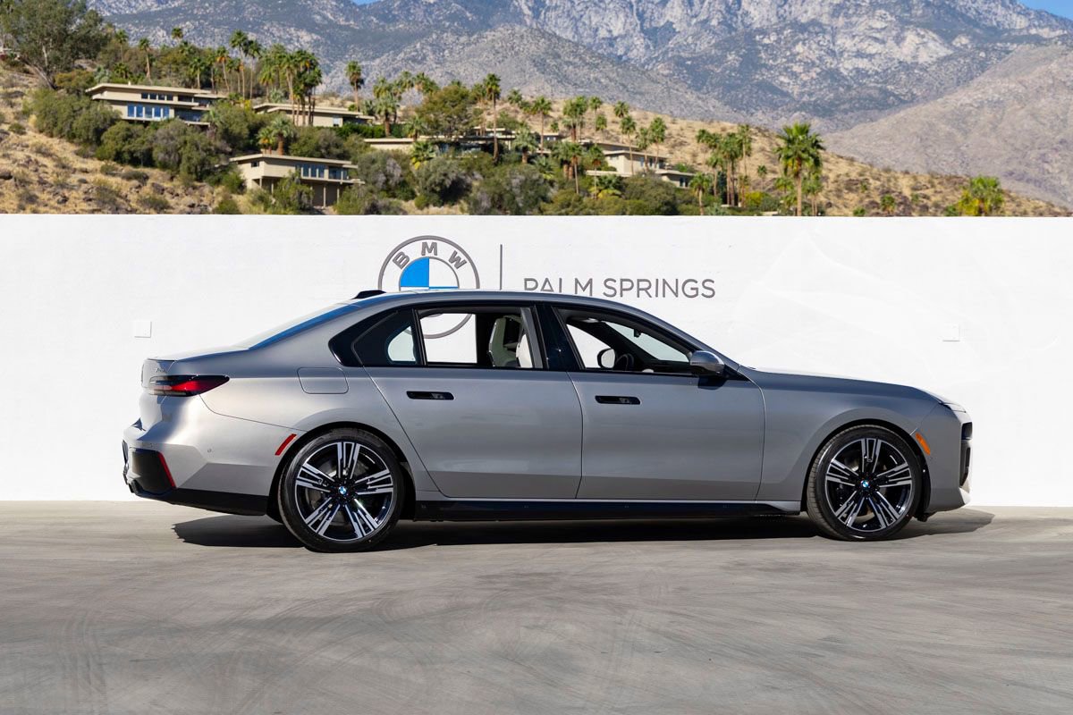 Used 2026 BMW 740i w/ Executive Package RWD image 6