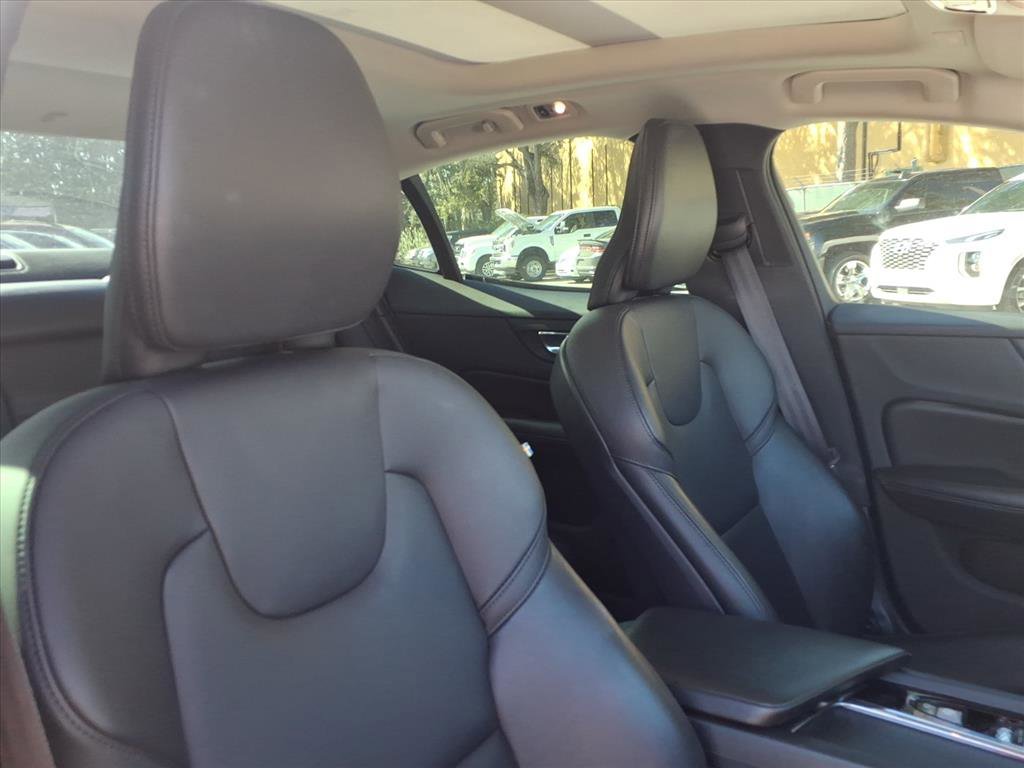 Used 2019 Volvo S60 T6 Momentum w/ Premium Package image 20