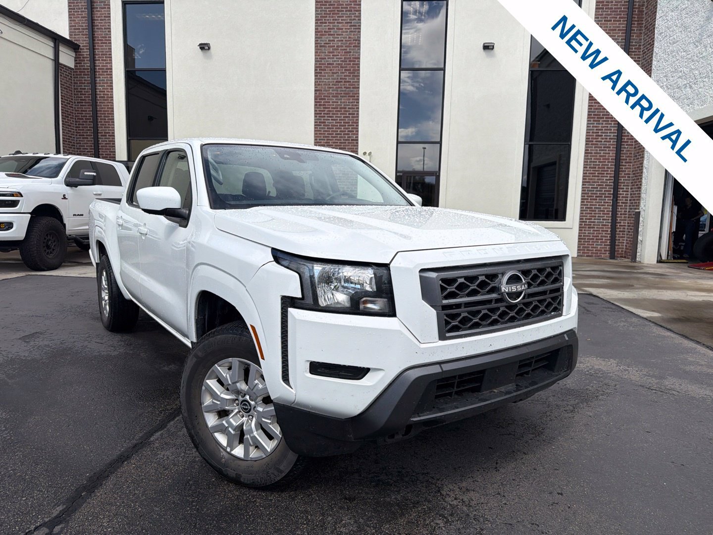 Used 2022 Nissan Frontier SV