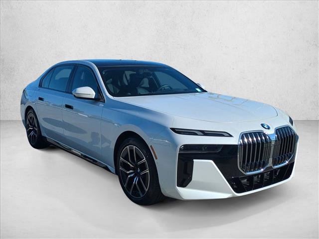 Certified 2025 BMW 740i RWD image 3