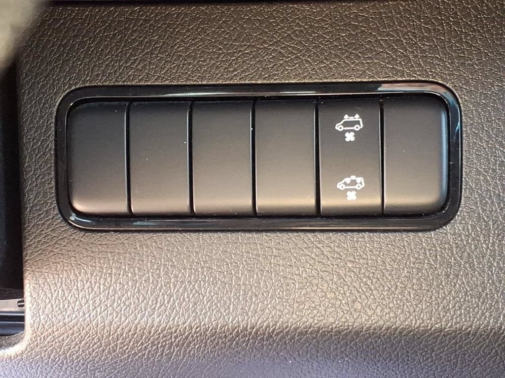Used 2020 Mercedes-Benz Sprinter 2500 image 19