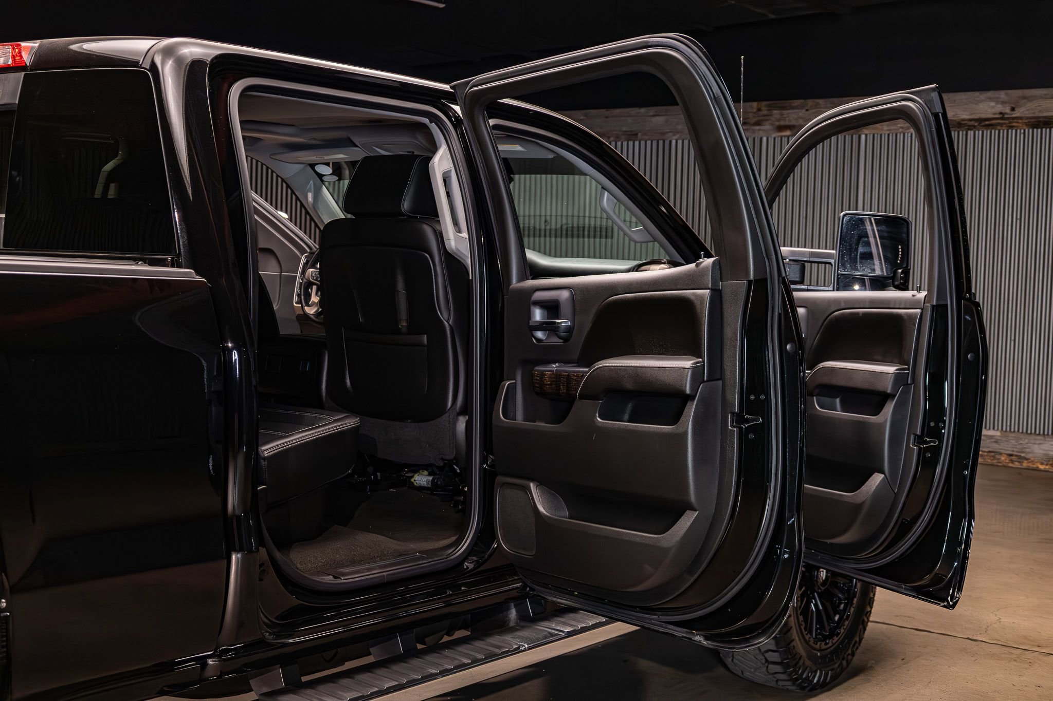 Used 2015 GMC Sierra 2500 Denali w/ Duramax Plus Package image 30