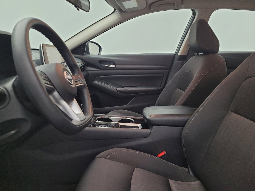 Used 2024 Nissan Altima 2.5 SV image 17