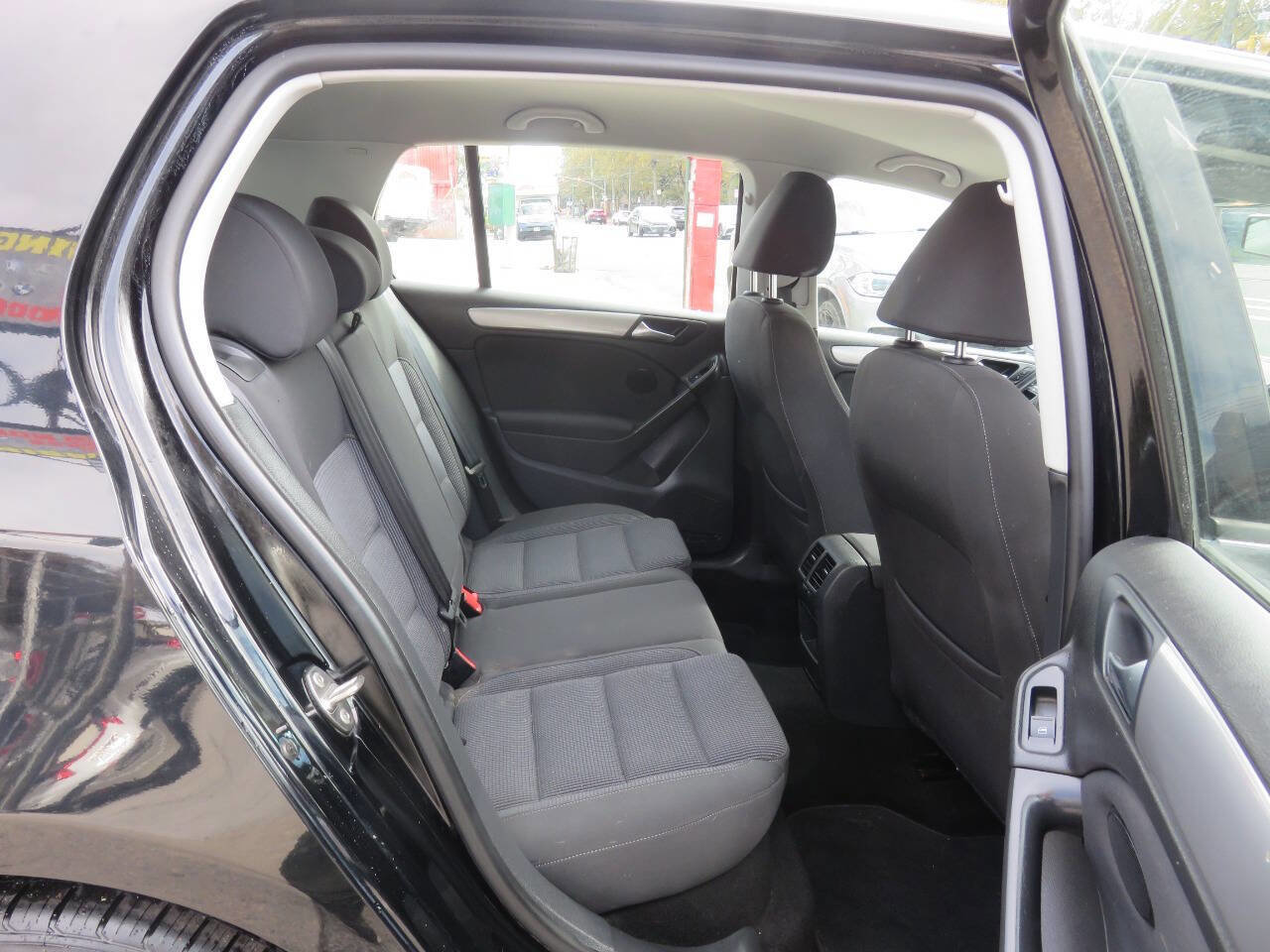 Used 2014 Volkswagen Golf 4-Door image 17