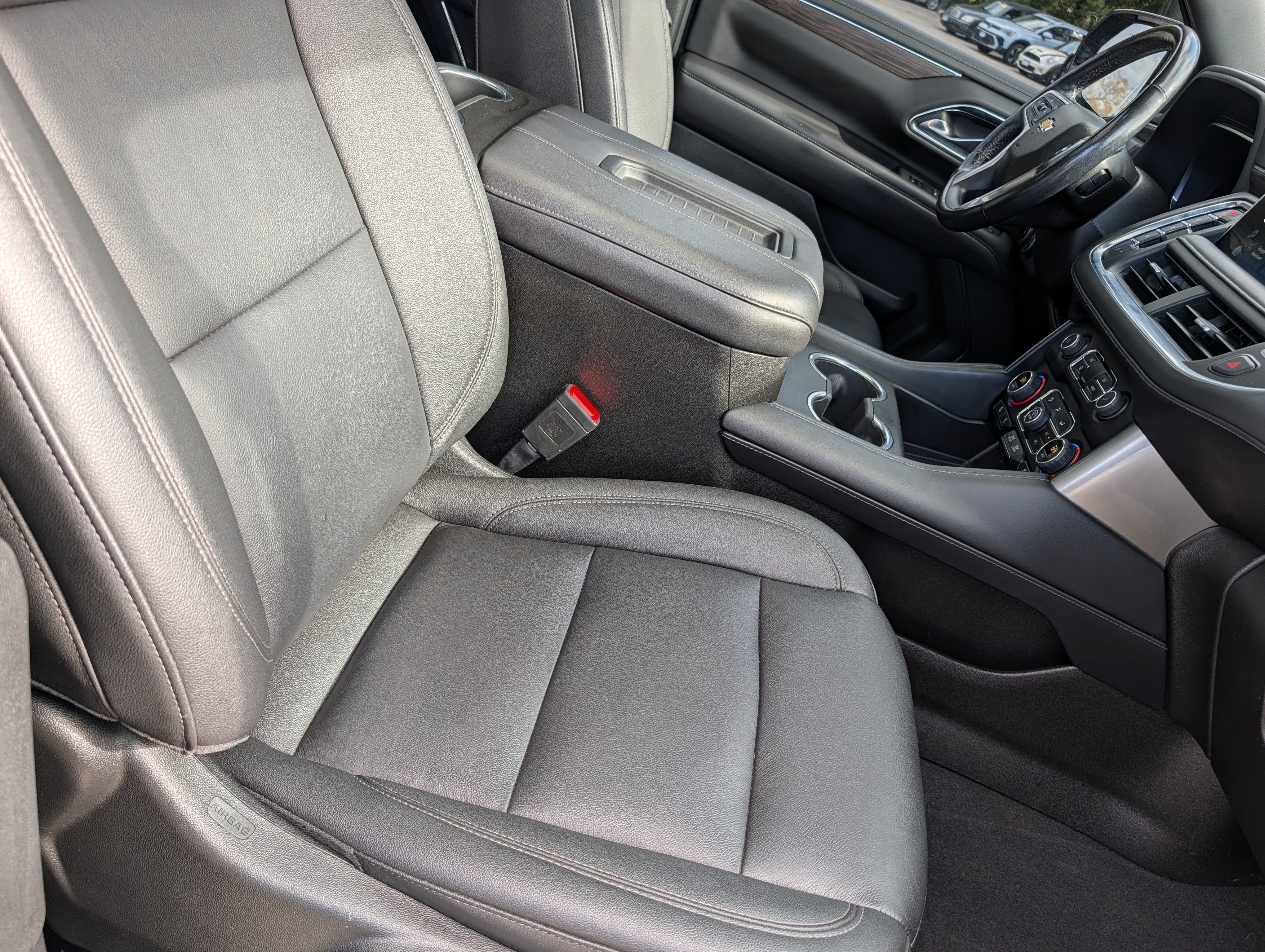 Used 2022 Chevrolet Tahoe LT w/ Luxury Package AWD/4WD image 19