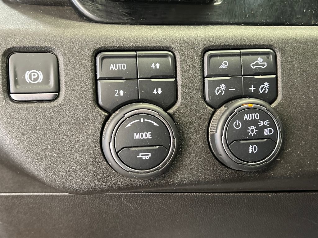 Used 2024 Chevrolet Silverado 2500 High Country w/ Technology Package AWD/4WD image 34