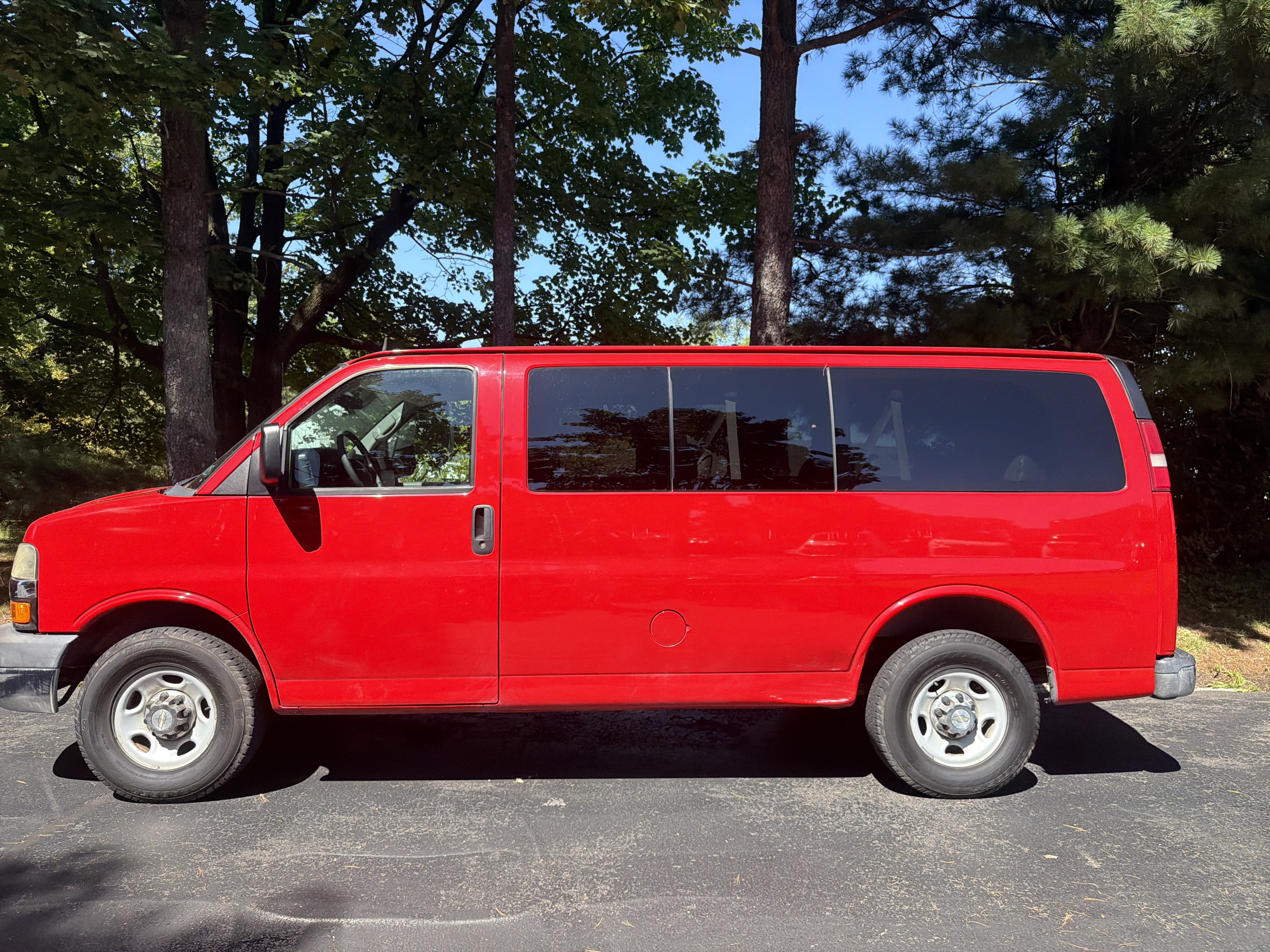 Used 2013 Chevrolet Express 2500 LT w/ LT Preferred Equipment Group RWD image 4