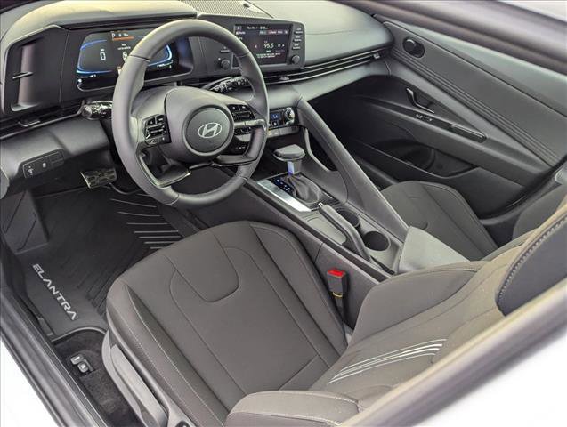 Certified 2025 Hyundai Elantra Sport image 3