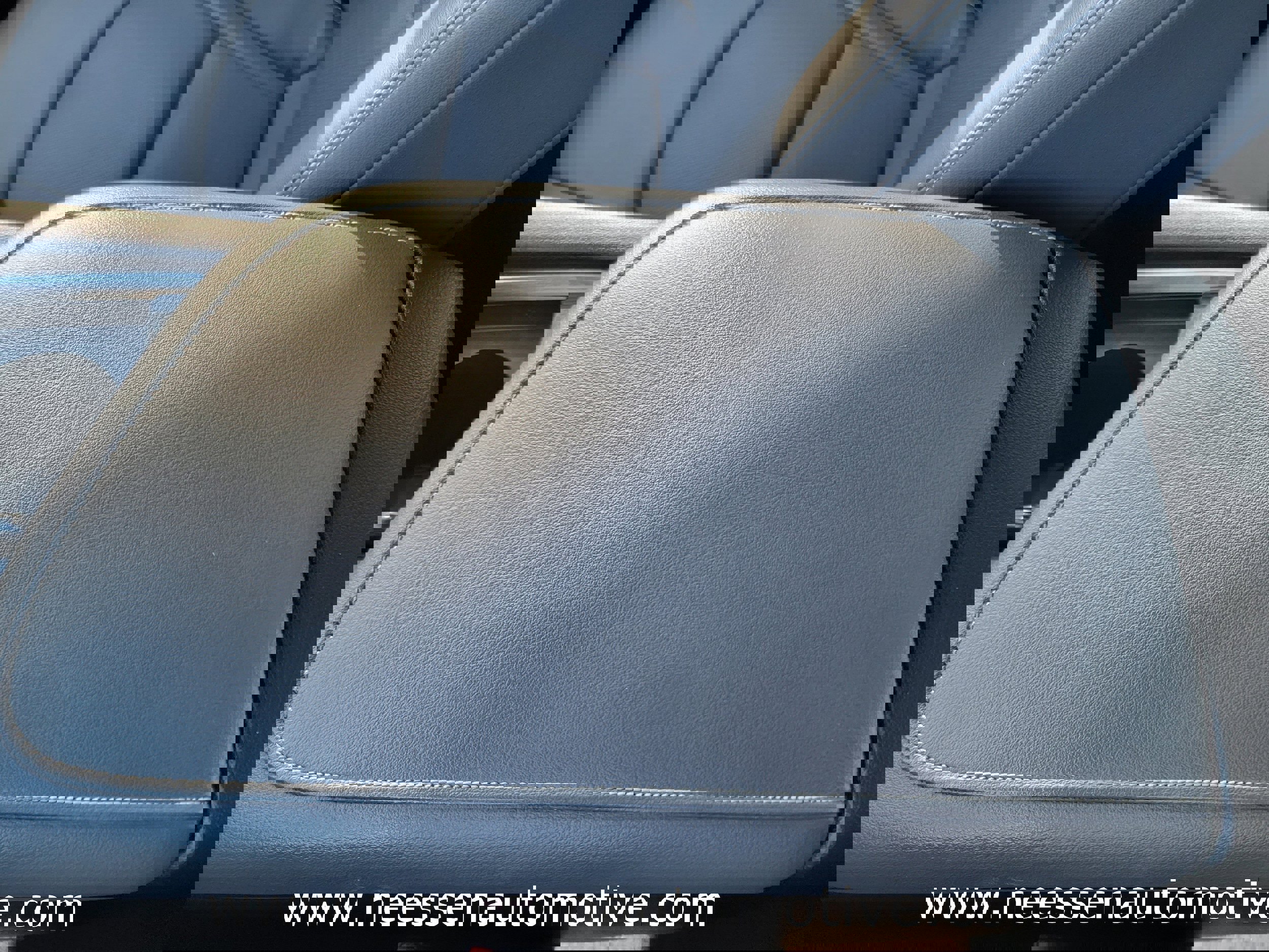 Used 2023 Buick Enclave Essence image 29