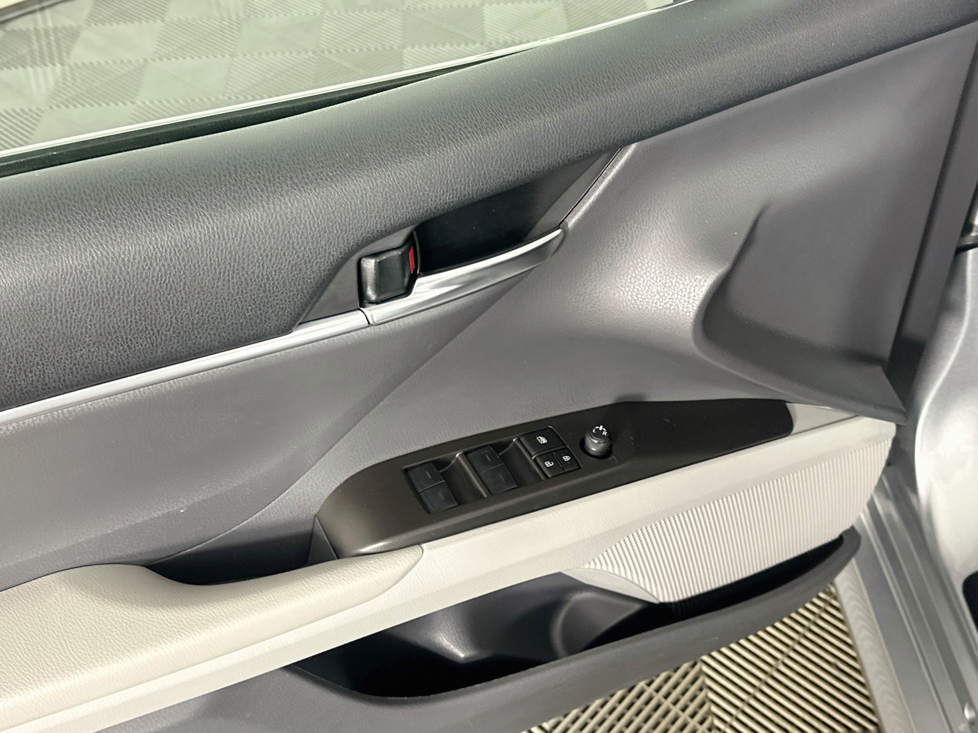 Used 2023 Toyota Camry LE FWD image 15