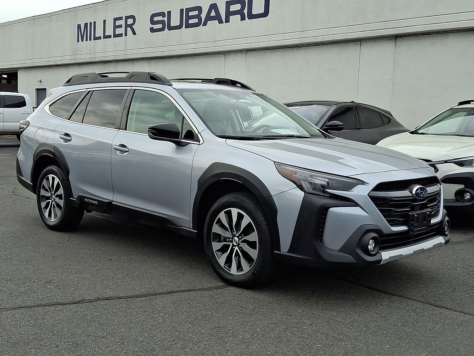Certified 2024 Subaru Outback Limited AWD/4WD image 1