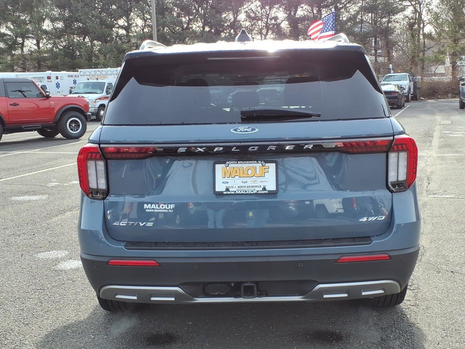 Used 2025 Ford Explorer Active w/ Active Comfort Package AWD/4WD image 5