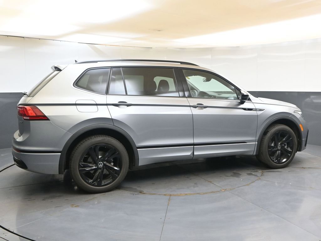 Used 2024 Volkswagen Tiguan SE R-Line AWD/4WD image 6