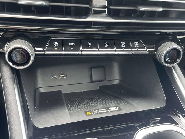 New 2026 Chevrolet Traverse Z71 w/ Enhanced Driving Package AWD/4WD image 16