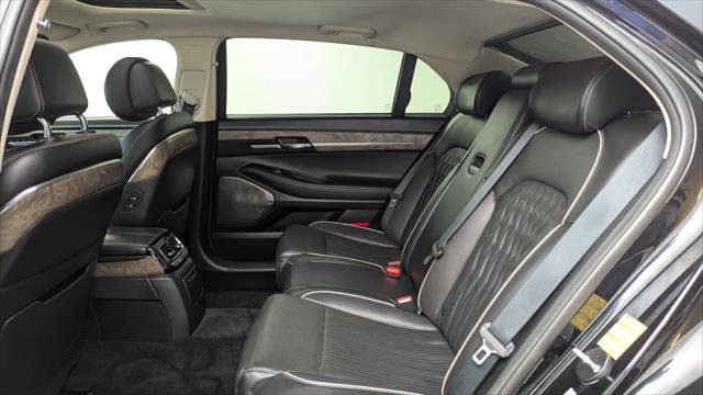 Used 2020 Genesis G90 3.3T Premium image 17