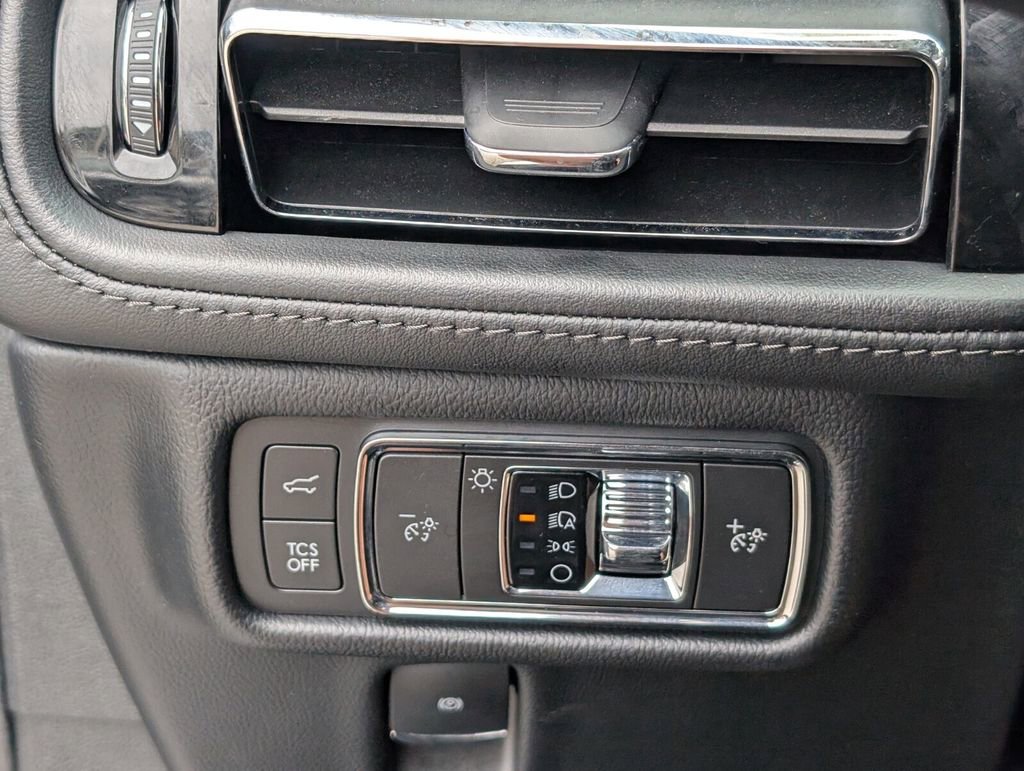 Certified 2022 Lincoln Nautilus Reserve w/ Equipment Group 201A image 29