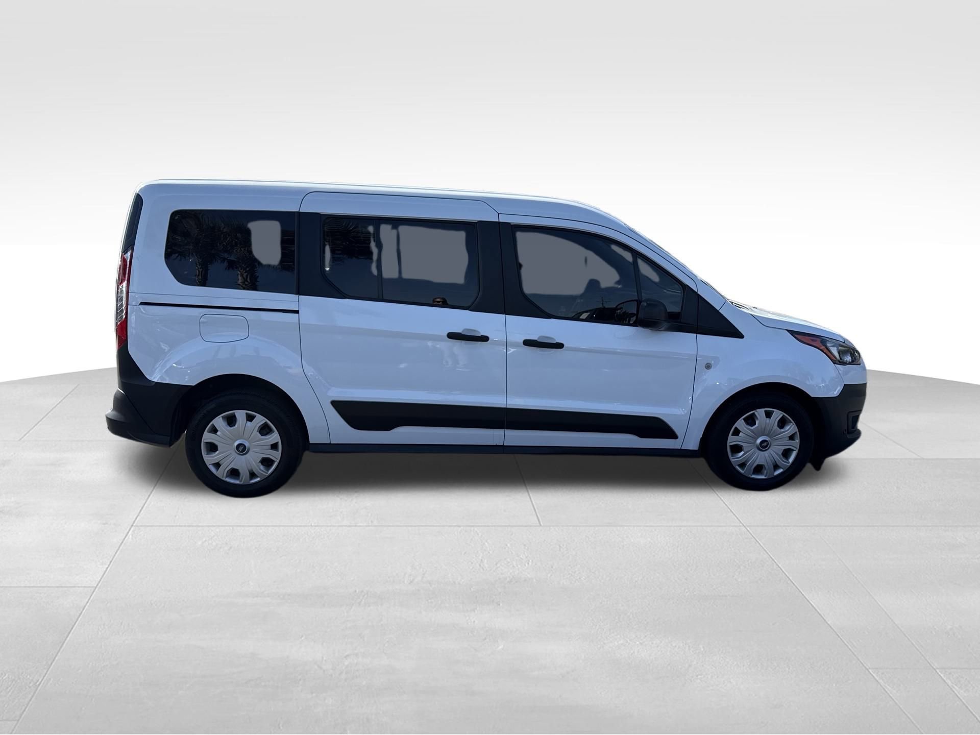 Used 2023 Ford Transit Connect XL image 9