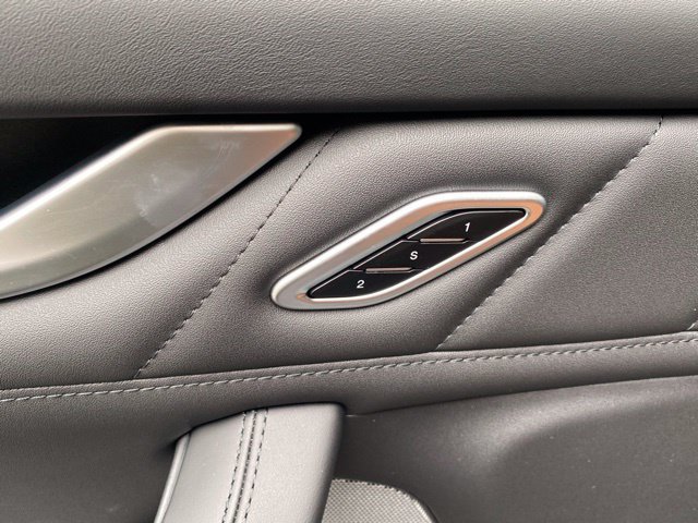 New 2024 Maserati Levante Trofeo AWD/4WD image 19