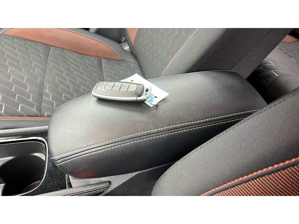 Used 2023 Nissan Kicks SR image 12