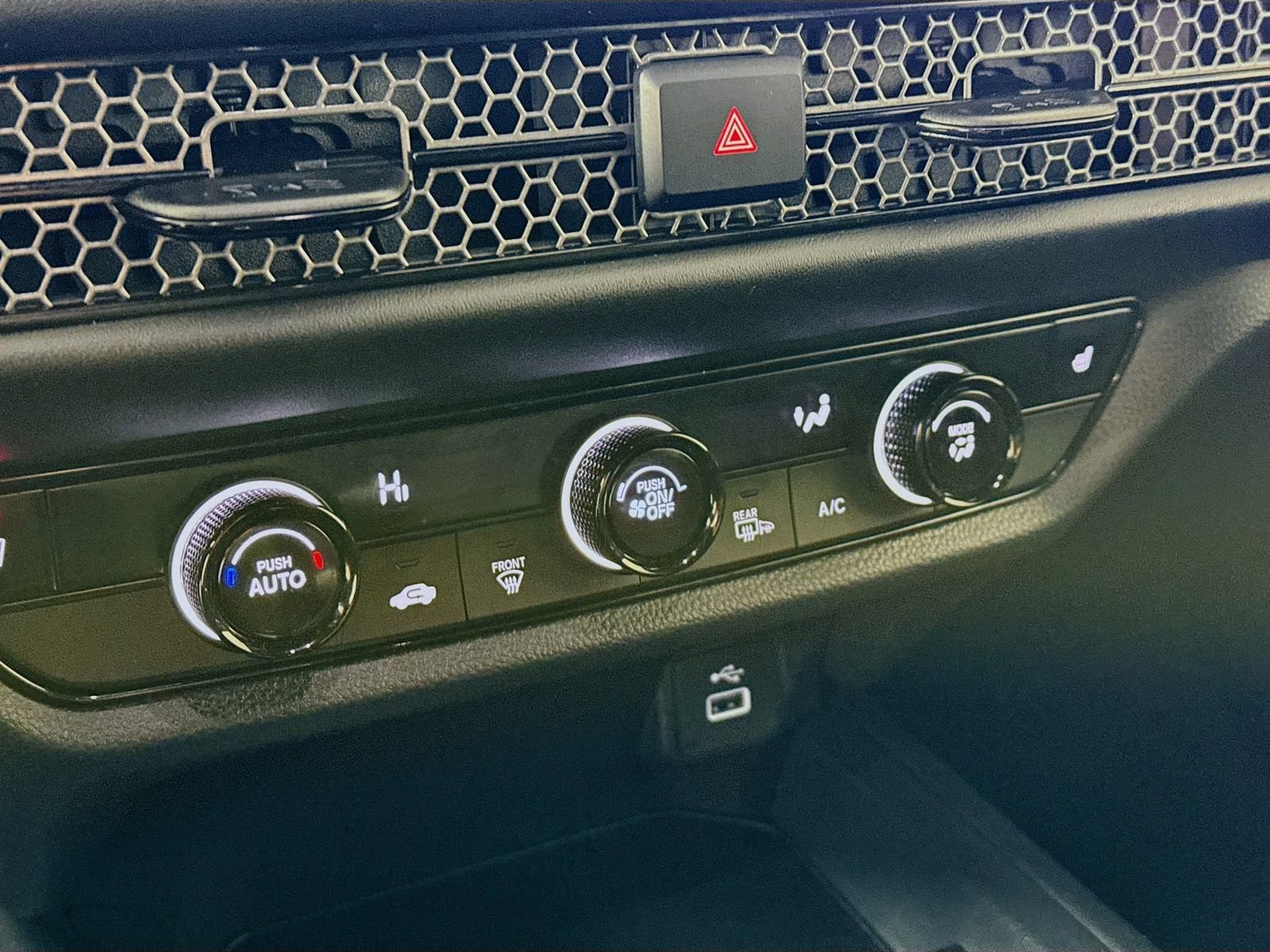 Used 2025 Honda HR-V Sport image 13