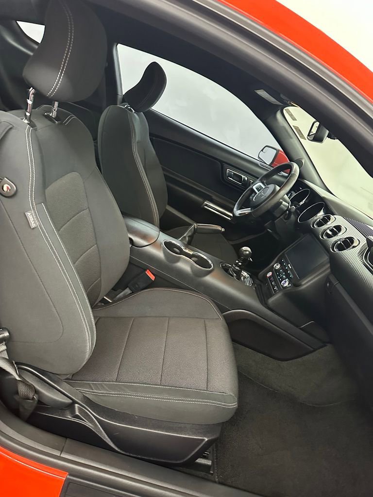 Used 2015 Ford Mustang Coupe RWD image 31