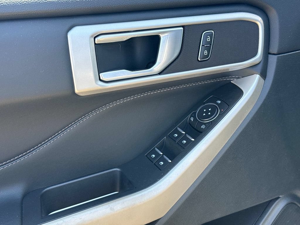 Used 2023 Ford Explorer XLT w/ Equipment Group 202A RWD image 25
