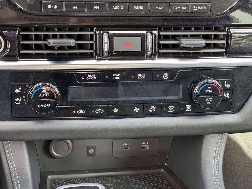 Used 2023 Nissan Pathfinder Platinum image 5