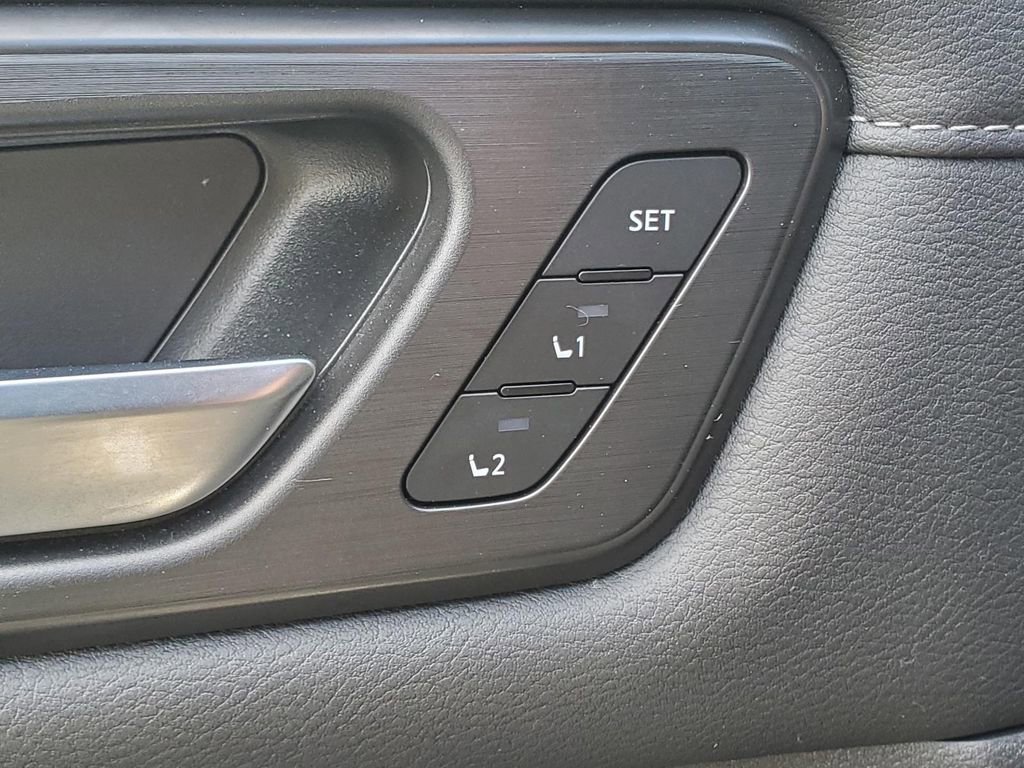 Used 2025 Nissan Armada SL w/ Captain's Chari Seat Package image 20