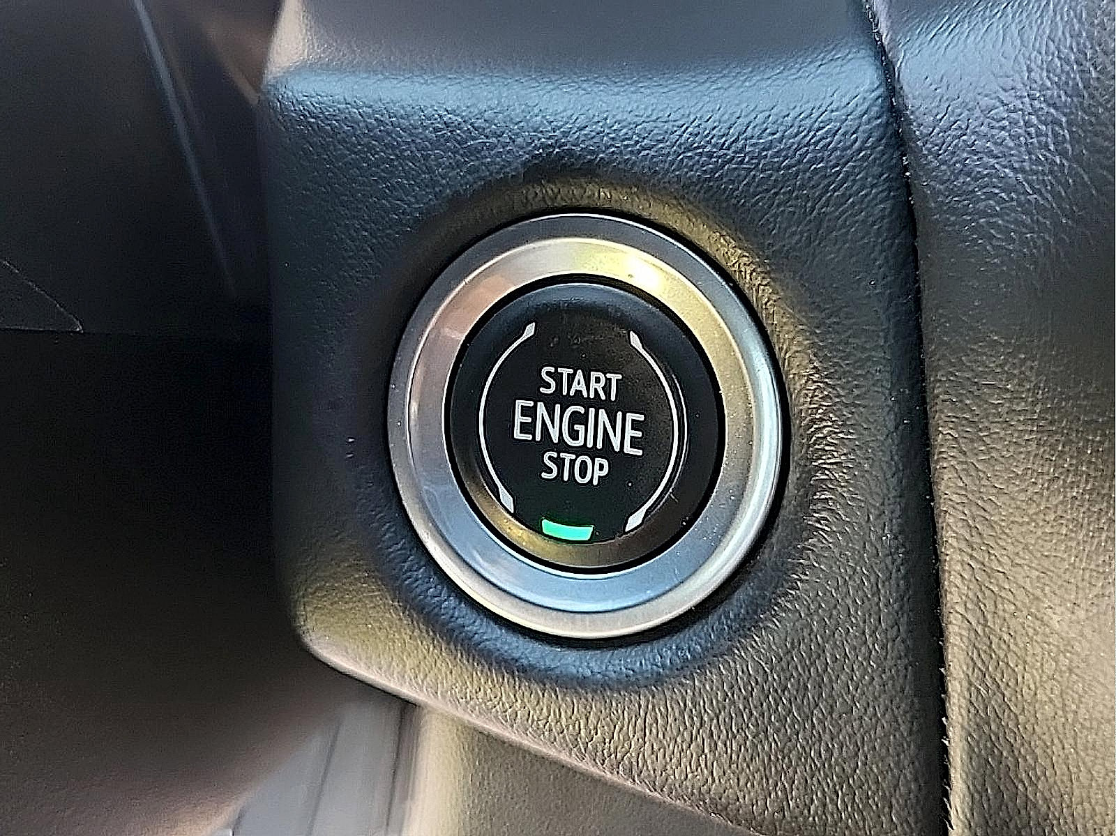 Used 2023 Chevrolet Tahoe Premier AWD/4WD image 29