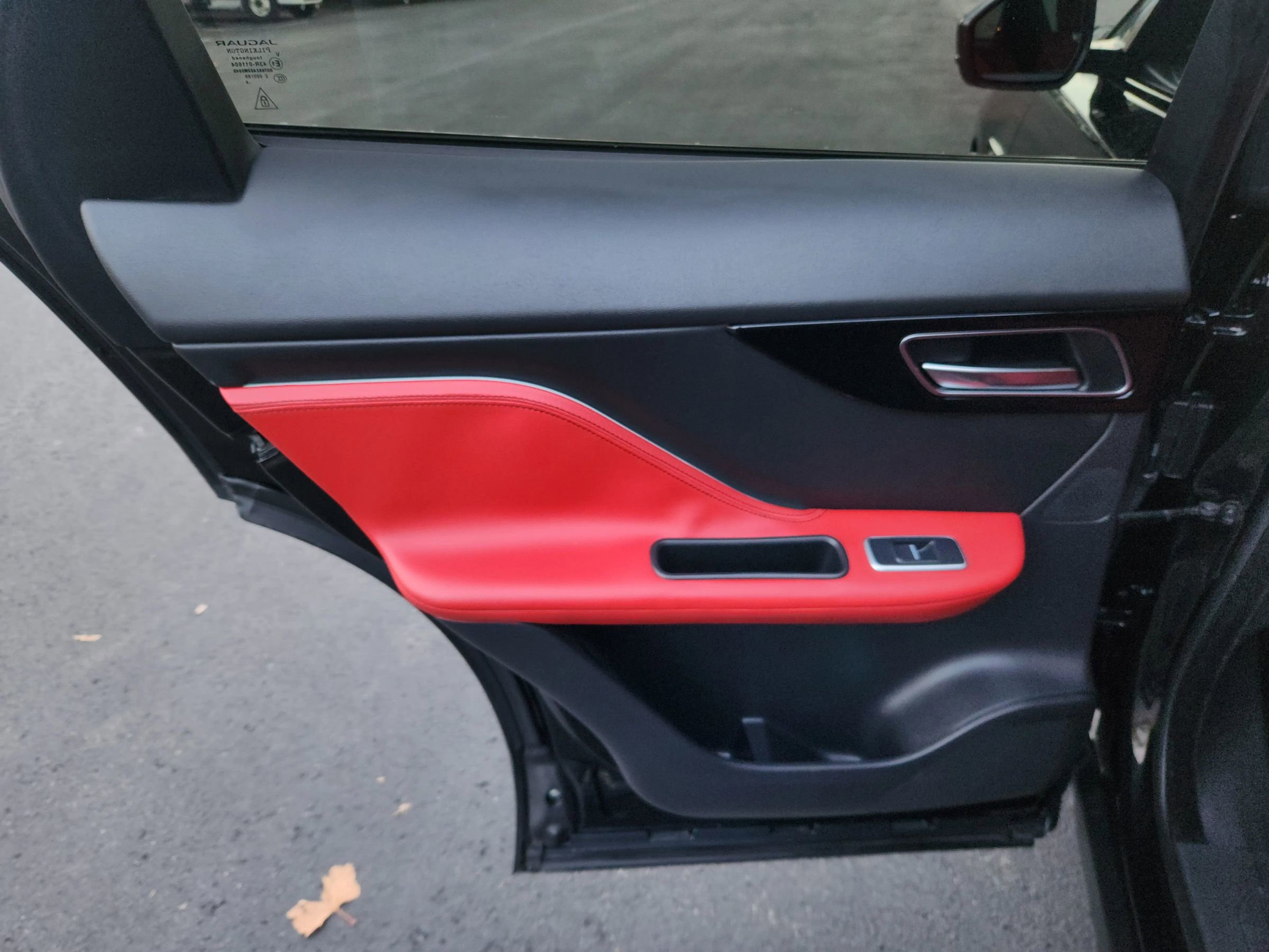 Used 2017 Jaguar F-PACE S image 18