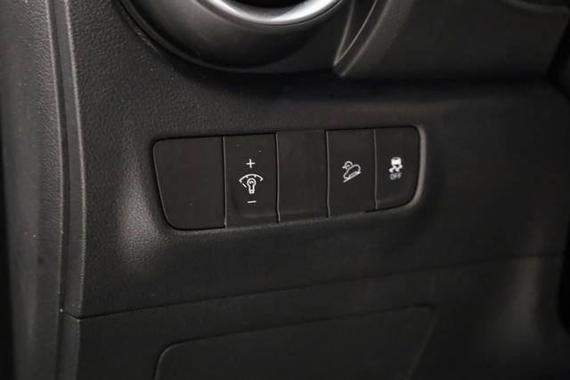 Used 2022 Hyundai Kona SE image 12