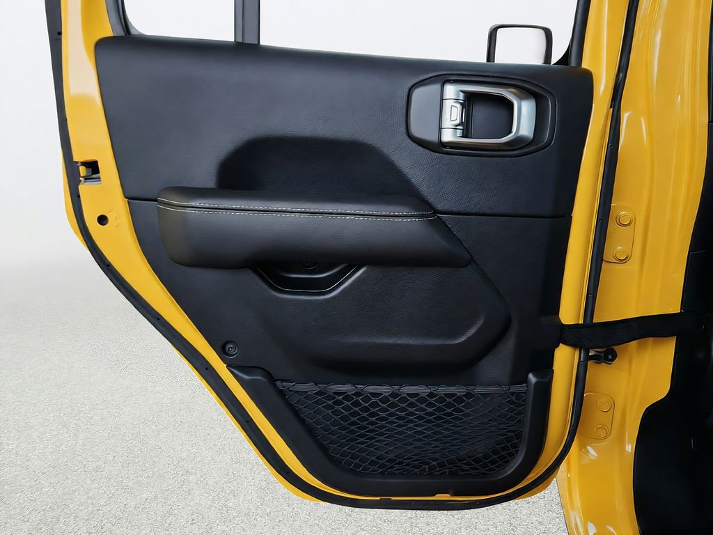 Used 2019 Jeep Wrangler Unlimited Sahara w/ Uconnect 4C Nav & Sound Group AWD/4WD image 30