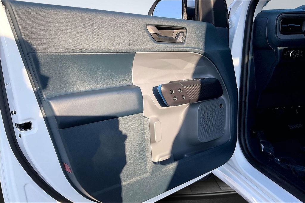 Used 2025 Ford Maverick Lobo image 24