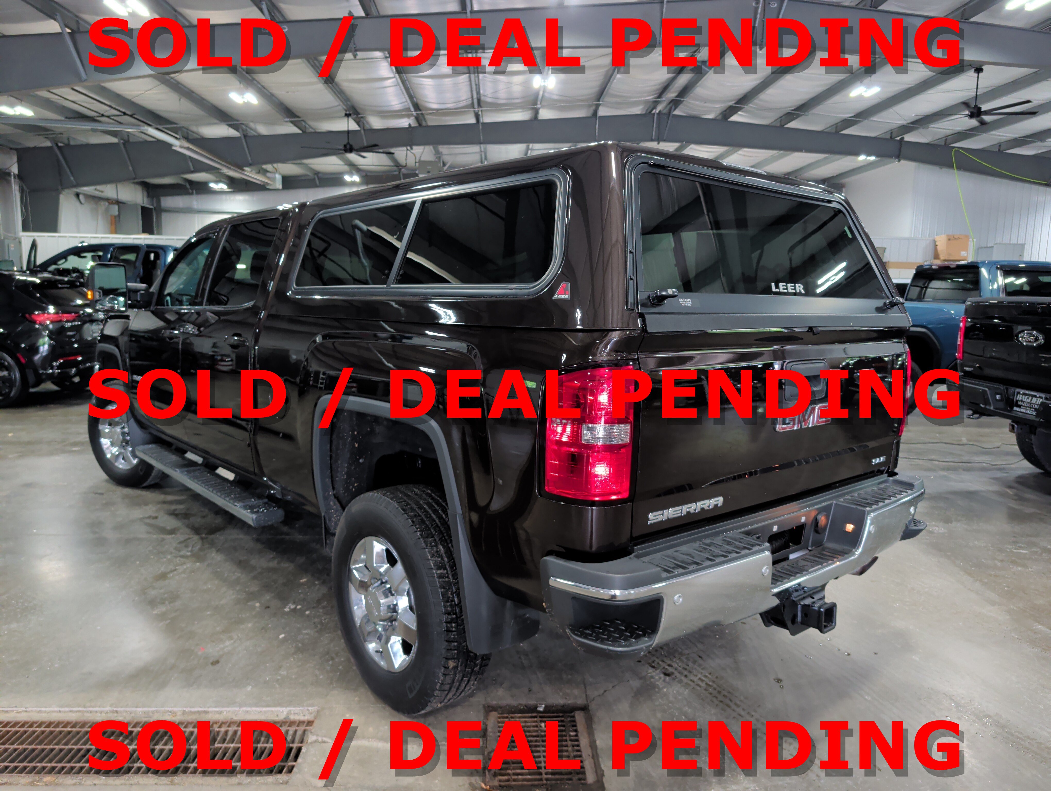 Used 2018 GMC Sierra 2500 SLE w/ HD SLE Preferred Plus Package AWD/4WD image 4
