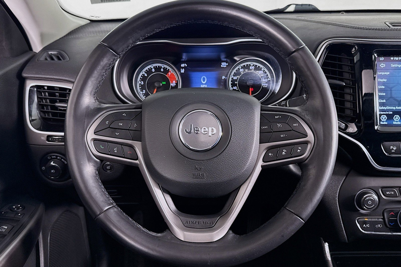 Used 2021 Jeep Cherokee Limited image 17