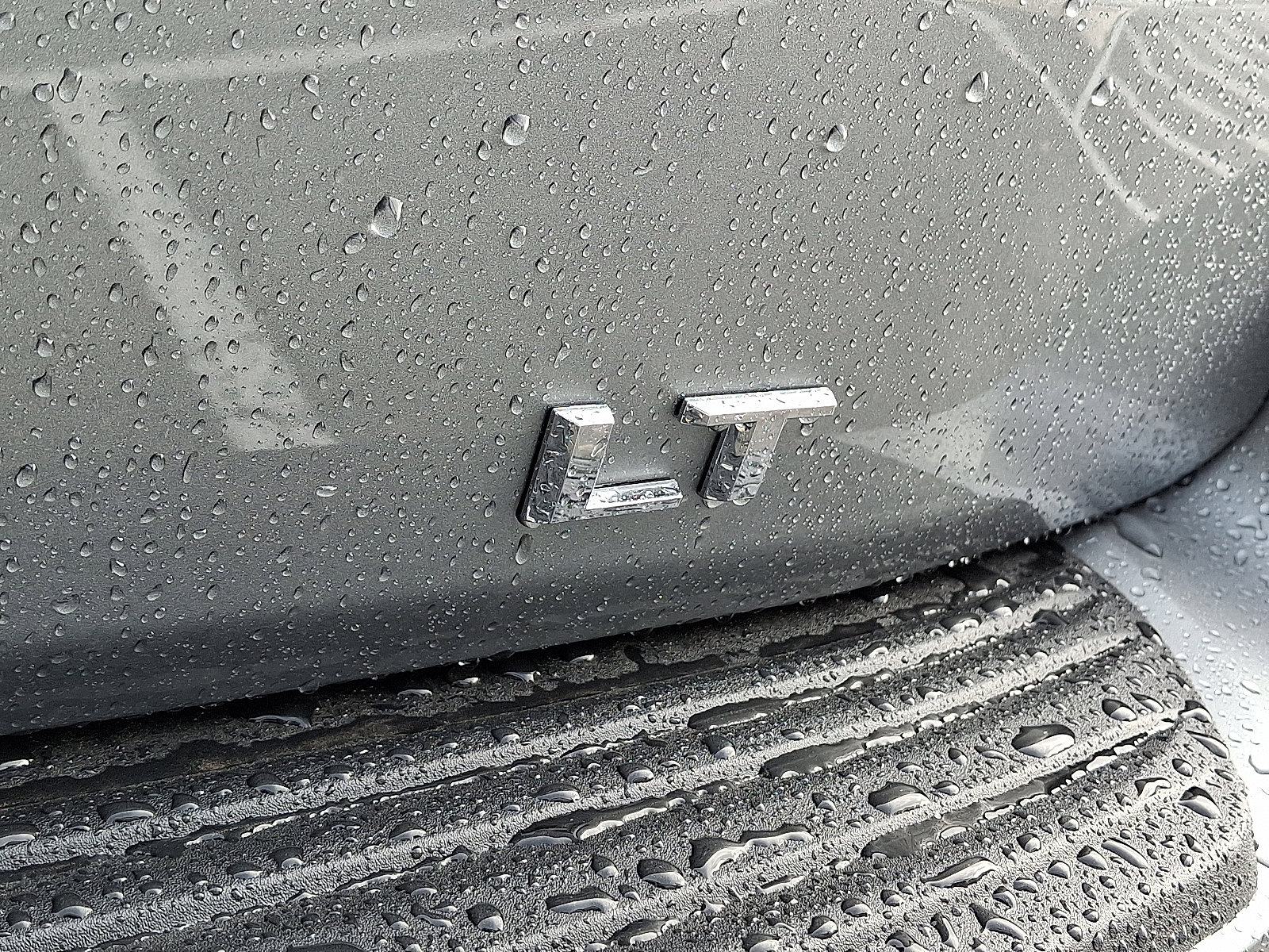 New 2026 Chevrolet Suburban LT image 24