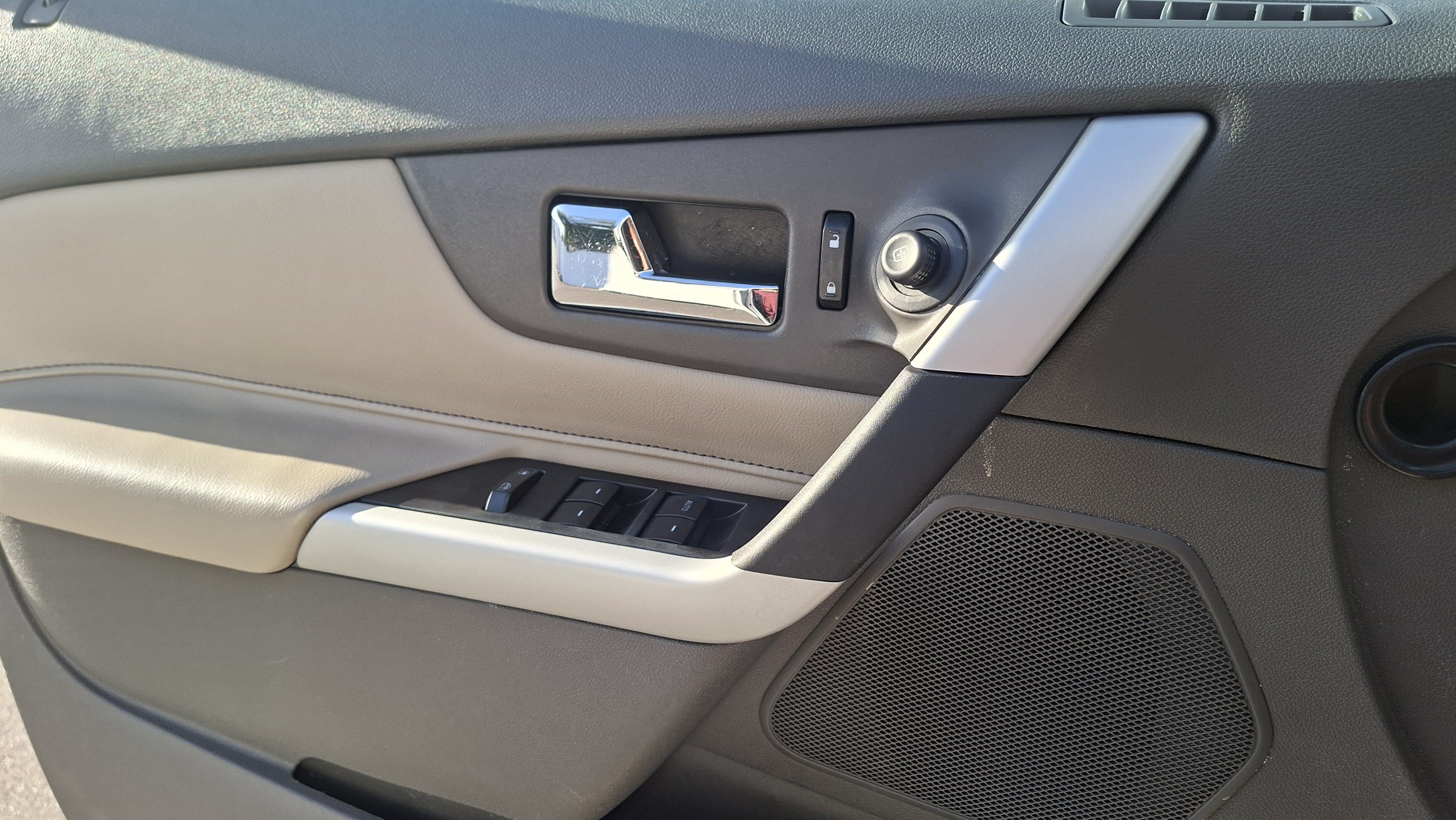 Used 2014 Ford Edge SEL w/ Equipment Group 205A FWD image 17