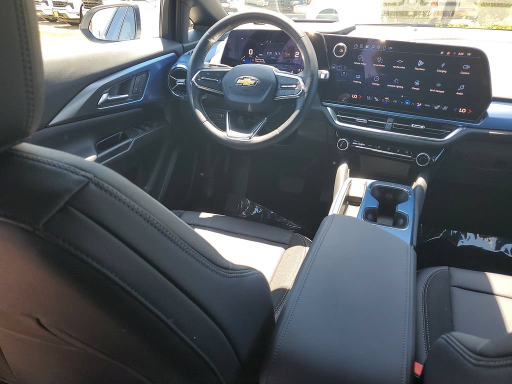 Used 2026 Chevrolet Equinox EV LT w/ Convenience Package II AWD/4WD image 11