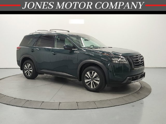Used 2025 Nissan Pathfinder SL w/ Black Appearance Package